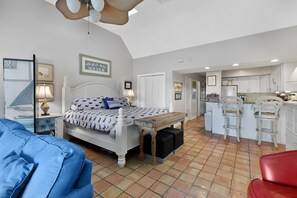 Villa, 1 King Bed with Sofa bed, Kitchen (708 Schooner Court)