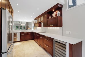 Villa, plusieurs lits, cuisine, vue golf (557 Ocean Course) | Cuisine privée | Cafetière/bouilloire, tables à manger
