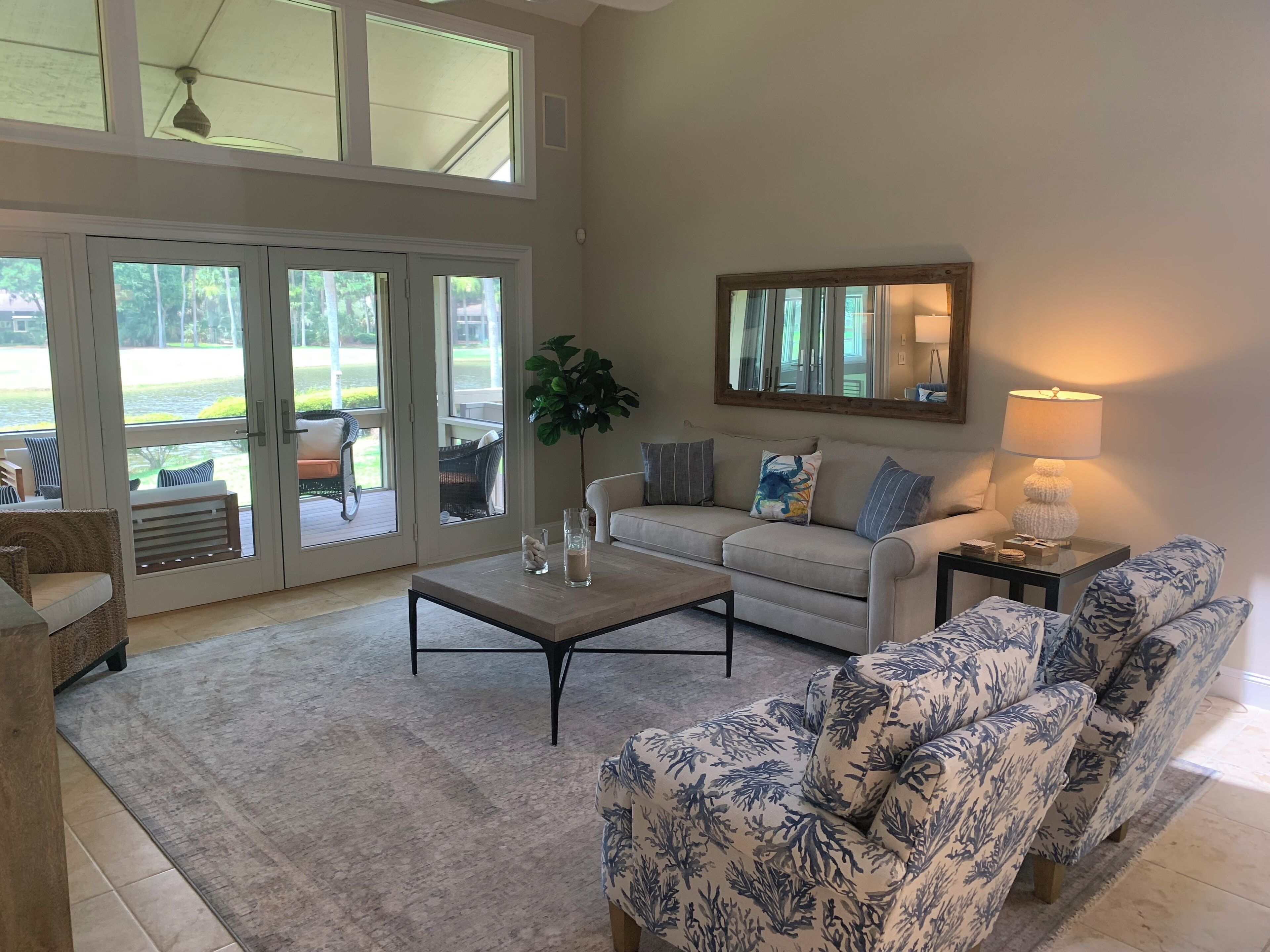 Huvila, useita sänkyjä, keittiö, näköala golfkentälle (557 Ocean Course) | Oleskelualue | 42–tuumainen taulutelevisio, jossa digitaalikanavat