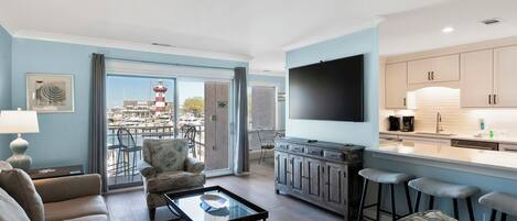Villa, Mehrere Betten, Küche (837 Ketch Court) | Wohnbereich | 42-Zoll-Flachbildfernseher mit Digitalempfang