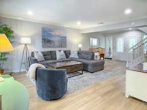 Villa, plusieurs lits, patio, vue golf (509 Plantation Club Villas) | Coin séjour | Télévision à écran plat de 42 pouces avec chaînes numériques