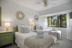 Villa, plusieurs lits, cuisine, vue golf (506 Plantation Club Villas) | 3 chambres, décoration personnalisée, ameublement personnalisé