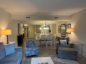 Villa, Multiple Beds, Kitchen, Golf View (521 Plantation Club Villas) | Living area