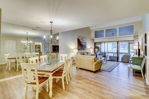 Villa, Meerdere bedden, keuken, uitzicht op golfbaan (552 Ocean Course) | Interieur