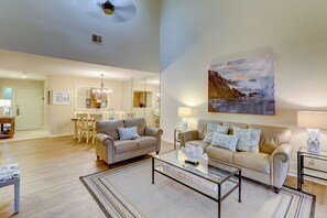 Villa, Multiple Beds, Kitchen, Golf View (552 Ocean Course) | Living area | 42-inch flat-screen TV with digital channels - 552 Ocean Course at The Sea Pines Resort (Hilton Head Island)