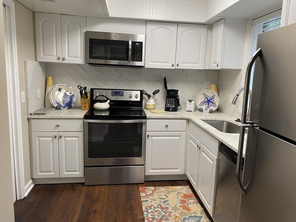 Villa, plusieurs lits, cuisine (829 Ketch Court) | Cuisine privée