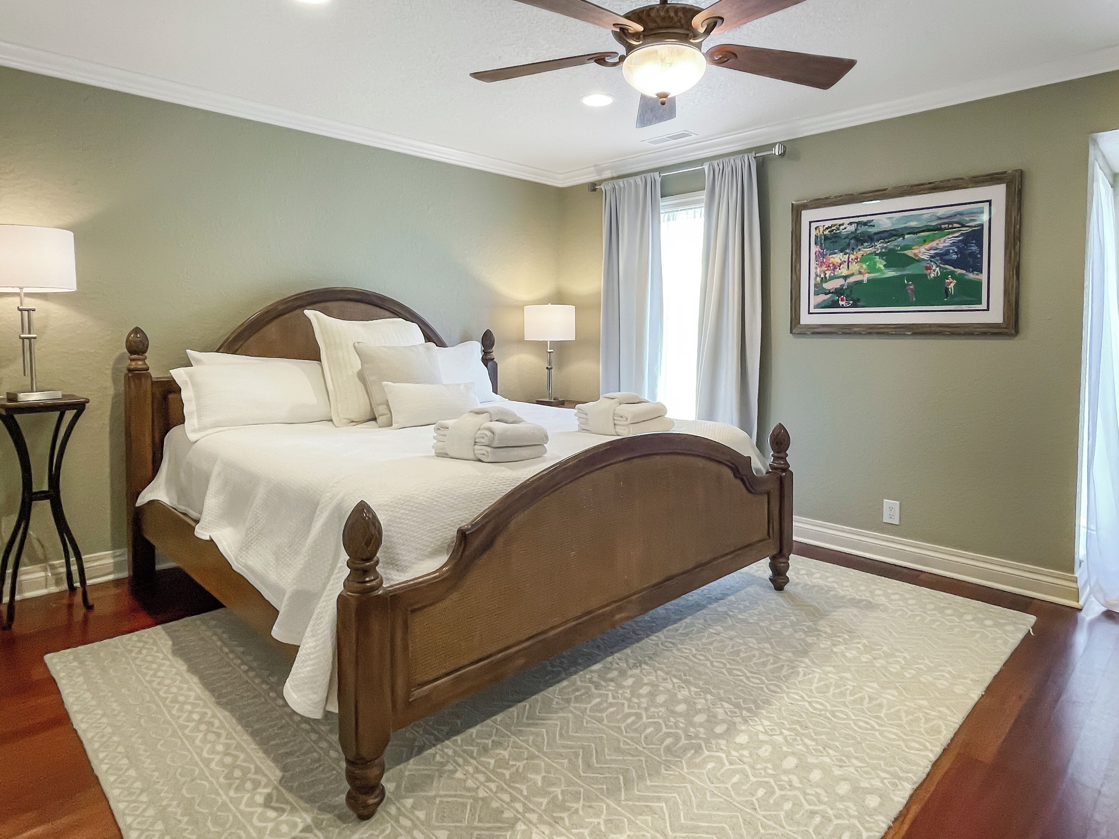 2 bedrooms, individually decorated, individually furnished, bed sheets