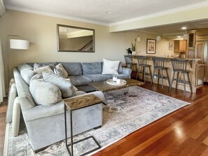 42-inch flat-screen TV with digital channels - 725 Schooner Court at The Sea Pines Resort (Hilton Head Island)