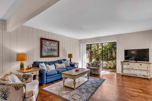 Villa, Multiple Beds, Kitchen, Golf View (498 Plantation Club Villas) | Living area | 42-inch flat-screen TV with digital channels