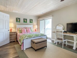 4 bedrooms, individually decorated, individually furnished, bed sheets
