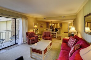Villa, varias camas, cocina, vistas al jardín (467 Plantation Club Villas) | Zona de estar | Televisión de pantalla plana de 42 pulgadas con canales digitales