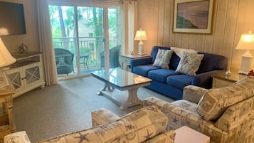 Villa, varias camas, cocina, vista al campo de golf (477 Plantation Club Villas) | Interior