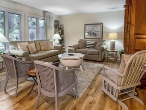 Televisi layar datar 42-inci dengan saluran TV digital