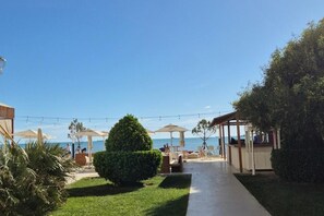 Terrace/patio - Villa - Sleeps 4 - Hot Tub - Parking - Garden (Durrës)