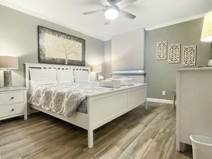 Villa - 1 kingsize-säng med bäddsoffa - kök - utsikt mot trädgården (870 Ketch Court) | 1 sovrum, individuell inredning, unika möbler och sängkläder