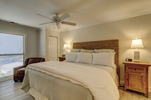 Biệt thự, nhiều giường, bếp (939 Cutter Court) | 2 phòng ngủ, trang trí khác biệt 