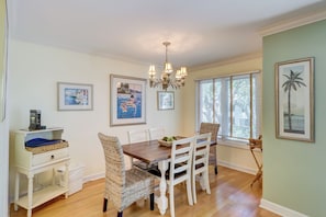 Villa, Multiple Beds, Kitchen, Garden View (865 Ketch Court) | Dining