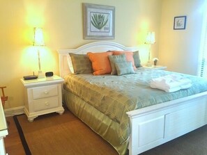 Huvila, useita sänkyjä, keittiö, näköala puutarhaan (903 Cutter Court) | 2 makuuhuonetta, yksilöllisesti sisustettu, yksilöllisesti kalustettu