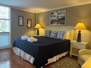 Villa, 1 cama King size y sofá cama, cocina, vista al jardín (909 Cutter Court) | 1 habitación, decoración personalizada y muebles diferentes 