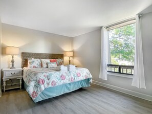 3 makuuhuonetta, yksilöllisesti sisustettu, yksilöllisesti kalustettu