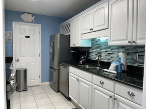 Villa, 1 King Bed with Sofa bed, Kitchen, Garden View (884 Ketch Court) | Private kitchen