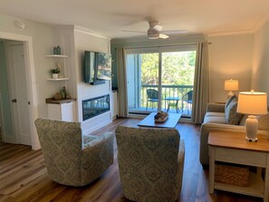 Villa, 1 très grand lit et 1 canapé-lit, cuisine, vue jardin (884 Ketch Court) | Coin séjour