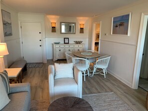 Living area - 1021 Caravel Court at The Sea Pines Resort (Hilton Head Island)