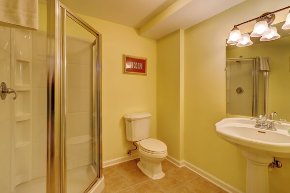 Villa, Multiple Beds, Kitchen, Pool View (1100 Harbour South Club Villa) | Bathroom - 1100 Harbour South Club Villa at The Sea Pines Resort (Hilton Head Island)