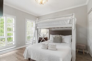 Villa, letti multipli, cucina, vista giardino (1087 Lighthouse I) | 3 camere, con stile personalizzato, con arredamento individuale