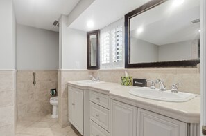Villa, Multiple Beds, Kitchen, Garden View (1087 Lighthouse I) | Bathroom - 1087 Lighthouse I at The Sea Pines Resort (Hilton Head Island)
