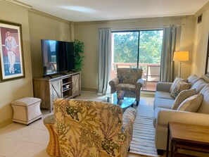 Villa, Multiple Beds, Kitchen, Garden View (928 Cutter Court) | Living area | 42-inch flat-screen TV with digital channels - 928 Cutter Court at The Sea Pines Resort (Hilton Head Island)