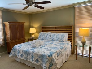 Villa, varias camas, cocina, vista al jardín (928 Cutter Court) | 2 habitaciones, decoración personalizada y muebles diferentes 