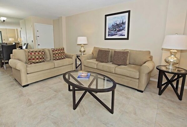 Villa, 1 très grand lit, cuisine, vue jardin (916 Cutter Court) | Coin séjour