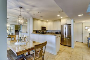 Villa, Multiple Beds, Kitchen (938 Cutter Court) | Dining