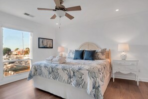 Villa, 1 King-Bett, Küche (947 Cutter Court)