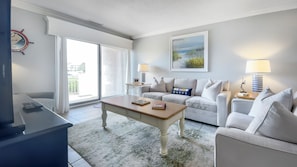 Villa, 1 King Bed with Sofa bed, Kitchen, Garden View (940 Cutter Court) | Living area
