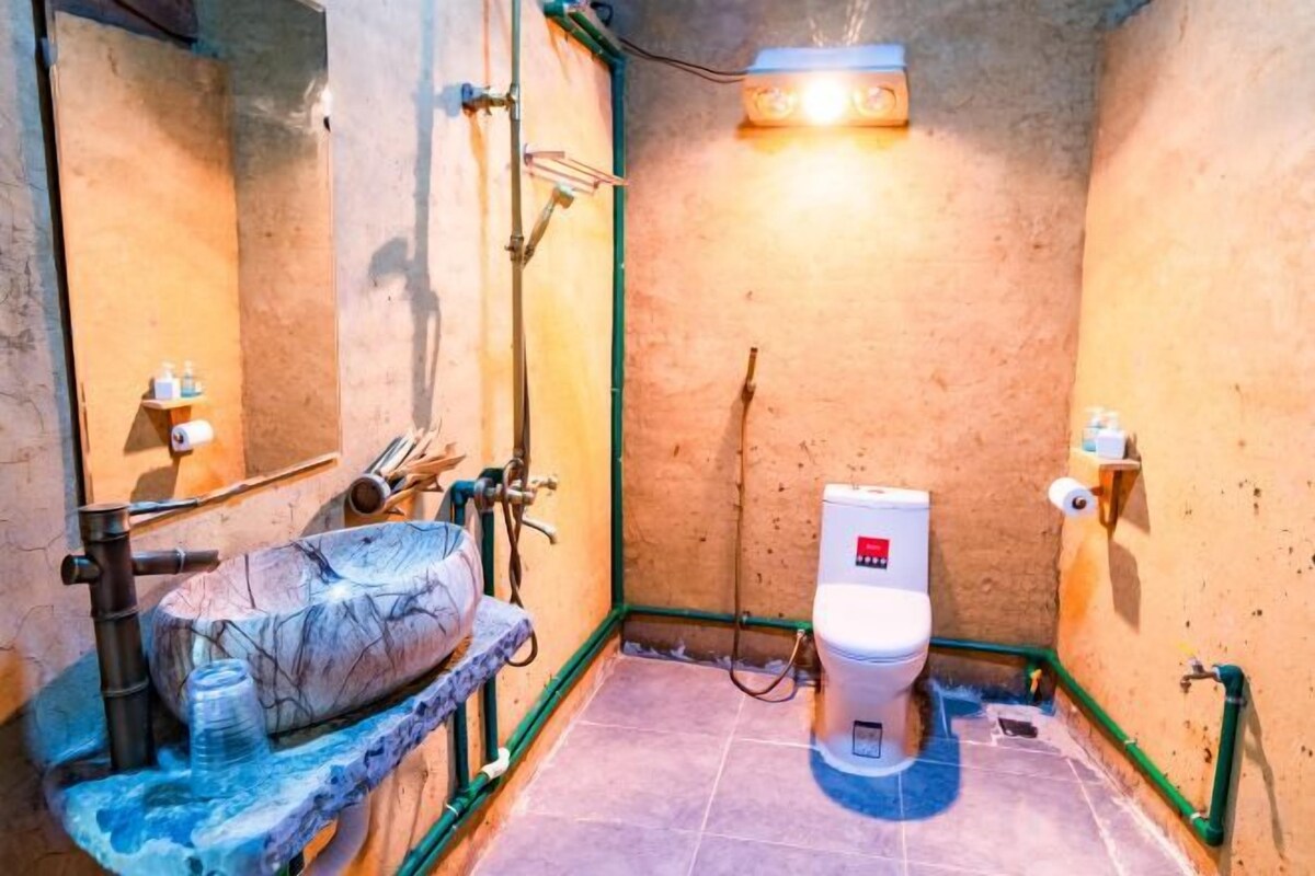 Phòng tắm | Đồ dùng nhà tắm miễn phí, máy sấy tóc, dép đi trong nhà 
