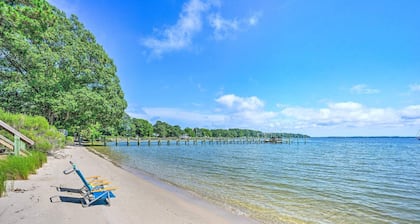 Charming Beach Cottage on Fishing Bay