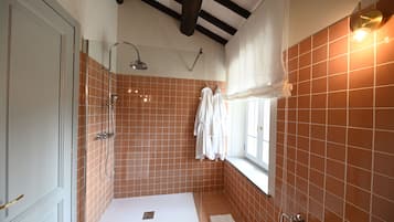 Deluxe Apartment | Bathroom | Shower, rainfall showerhead, hair dryer, bathrobes