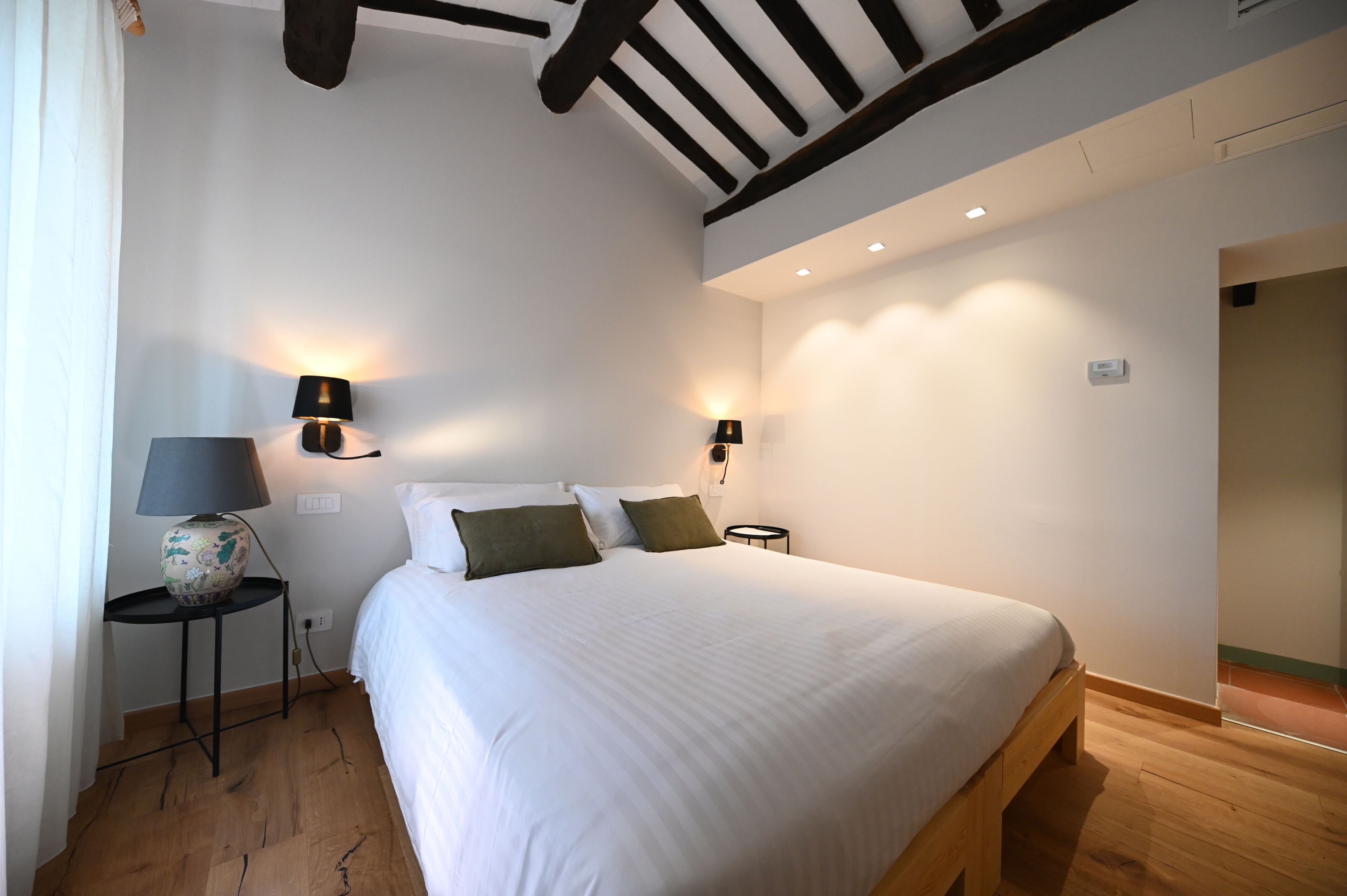 Deluxe Apartment | 3 bedrooms, down comforters, memory foam beds, soundproofing