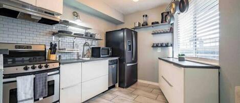 Four Ă micro-ondes, lave-vaisselle