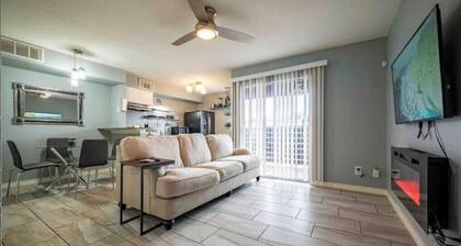 Bright Austin Retreat Minutes from Downtown with Patio and Free Parking