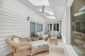 Téléviseur, bureau