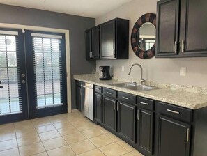 Micro-ondes, lave-vaisselle