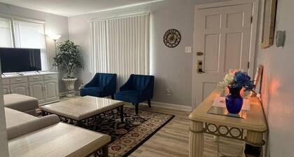 Spacious 5-bedroom house near Great Lakes Naval Base!