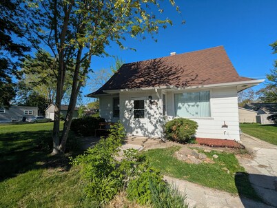 Spacious 5-bedroom house near Great Lakes Naval Base!
