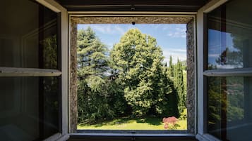 Apartment, Hügelblick | Blick auf den Garten