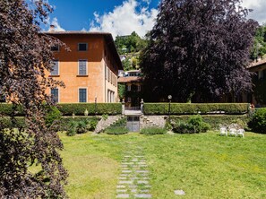 Premium bedding, down duvets, iron/ironing board, cots/infant beds - Villa Solzago (Tavernerio)