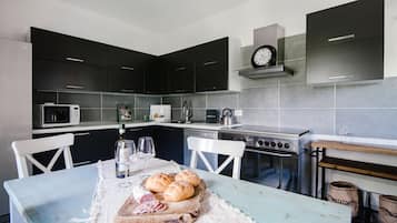 Apartment, Hügelblick | Eigene Küche