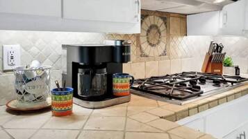 微波炉、烤箱、炉灶、洗碗机